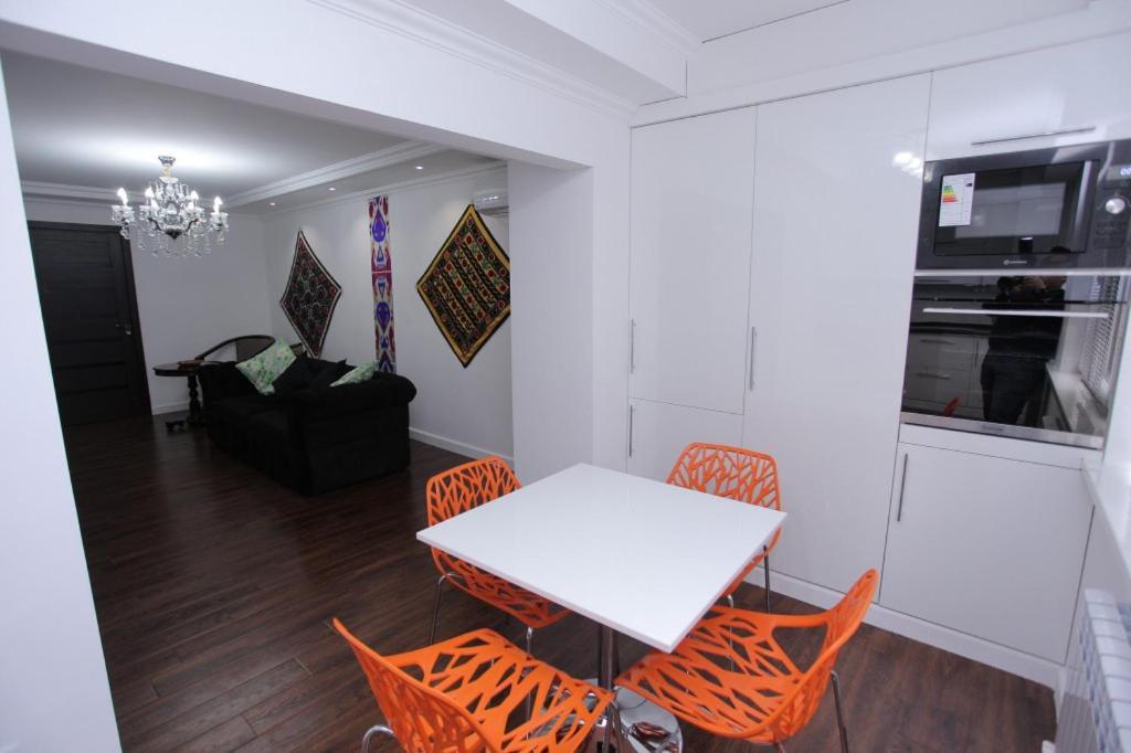 Overlooking Registan Square Luxury 2 Bedrooms Apartment Samarkand Exterior foto